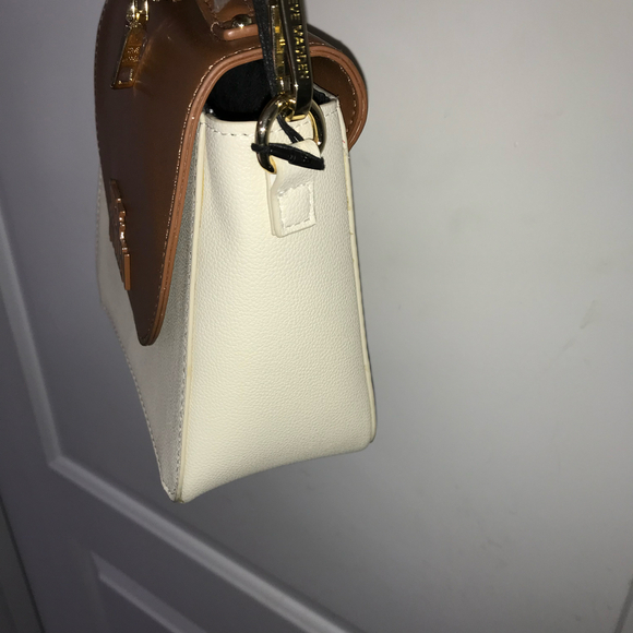Steve Madden Crossbody with Pouch, Guitar Strap in Bone NWT - Picture 5 of 7